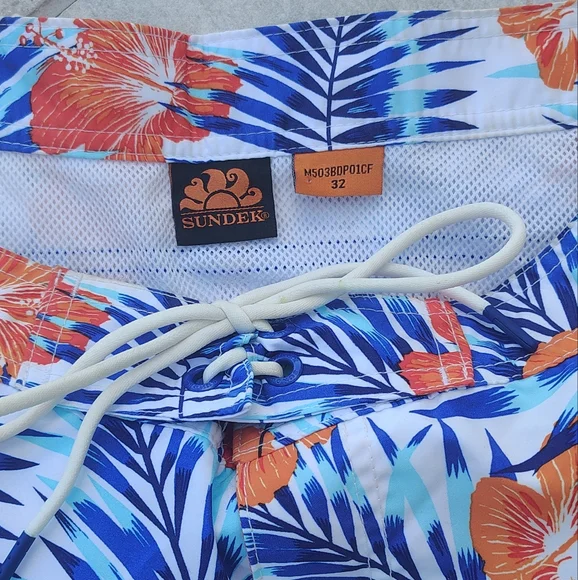 Sundek Tropical Floral Men's Swim Shorts Size 32 - Picture 4 of 8